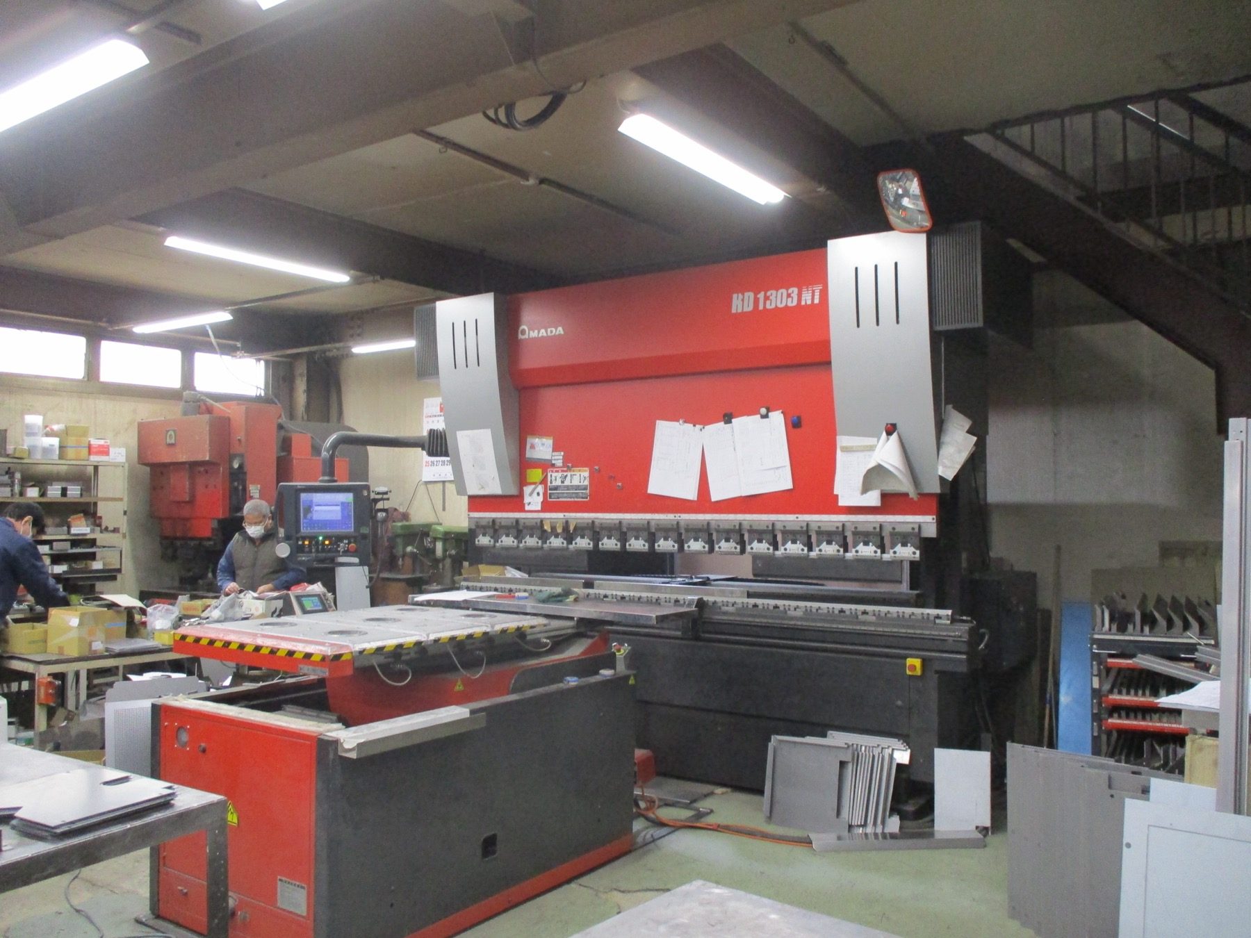 伸栄製作所の工場